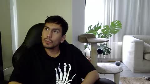 Snapshot of adam_evehotroom chatting on 10.17.25 adam_evehotroom online show from 10.17.25