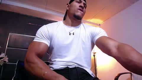 adam_fit19cm online show from 03.07.26