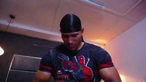 adam_fit19cm online show from 03.18.26