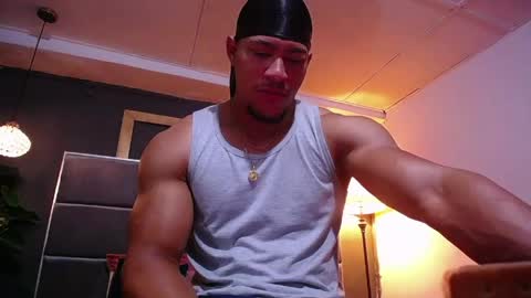 adam_fit19cm online show from 04.18.26