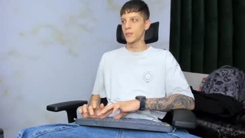 Snapshot of adam_hard_ chatting on 02.26.25 Adam online show from 02.26.25