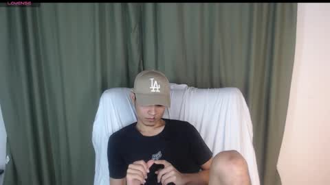 Snapshot of adam_sinclair chatting on 11.04.25 adam_sinclair online show from 11.04.25