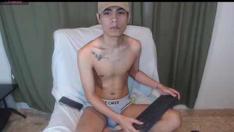 Snapshot of adam_sinclair chatting on 11.16.25 adam_sinclair online show from 11.16.25