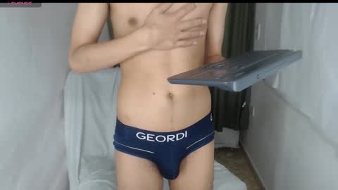 Snapshot of adam_sinclair chatting on 11.19.25 adam_sinclair online show from 11.19.25