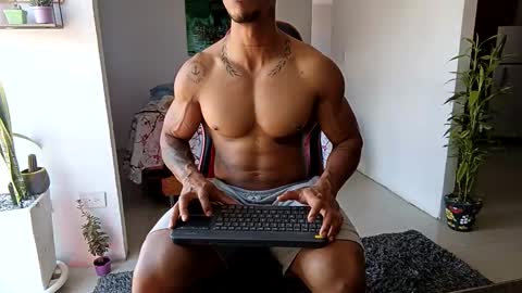 Snapshot of adam_valencia chatting on 11.25.25 Adam Valencia online show from 11.25.25