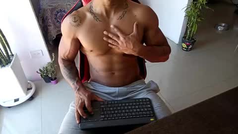 Snapshot of adam_valencia chatting on 12.15.25 Adam Valencia online show from 12.15.25