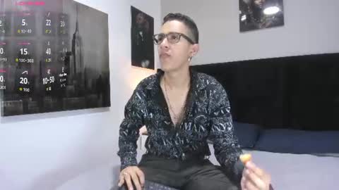 adam_walker_1 online show from 06.12.26