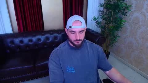 Snapshot of adamjameson chatting on 11.06.25 AdamJameson online show from 11.06.25