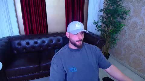 Snapshot of adamjameson chatting on 11.11.25 AdamJameson online show from 11.11.25