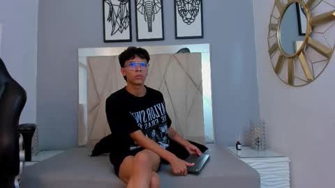 Adams Bobby online show from 12.03.25