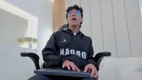 Snapshot of adams_bobby chatting on 07.29.26 Adams Bobby online show from 07.29.26