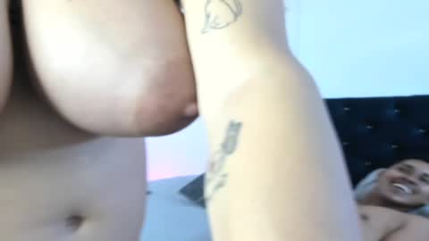 Snapshot of adams_niki chatting on 12.17.24 ADAMS Y NIKI online show from 12.17.24