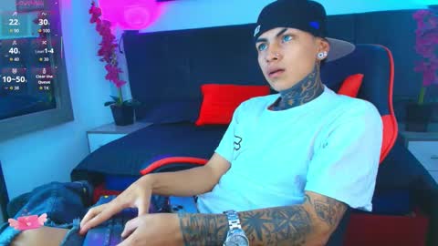 AdamsWalkerr  online show from 02.23.26