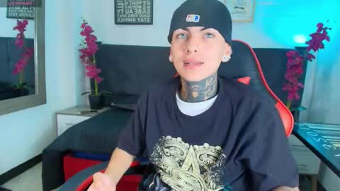 AdamsWalkerr  online show from 02.26.26