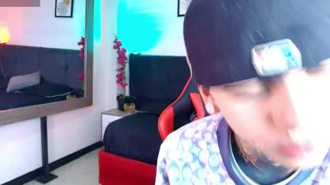 AdamsWalkerr  online show from 04.28.26