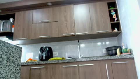 Snapshot of adan_eva960 chatting on 01.06.25 eva online show from 01.06.25