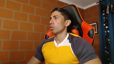 Adan Sin online show from 02.13.25