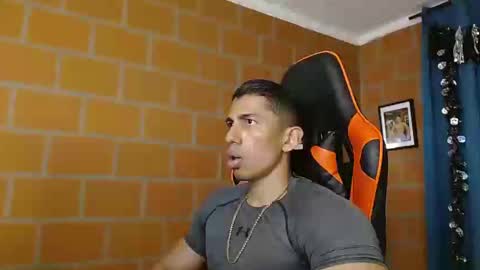 Adan Sin online show from 02.22.25