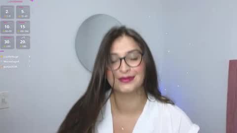 Snapshot of adara_lennox chatting on 01.08.25 ADARA  online show from 01.08.25