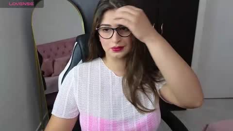 Snapshot of adara_lennox chatting on 10.10.25 ADARA  online show from 10.10.25