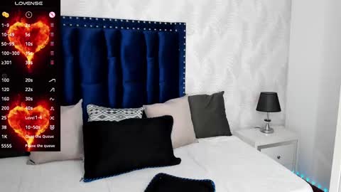 NIcolle online show from 09.12.25