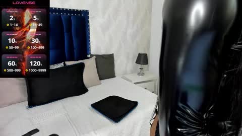 NIcolle online show from 12.14.25