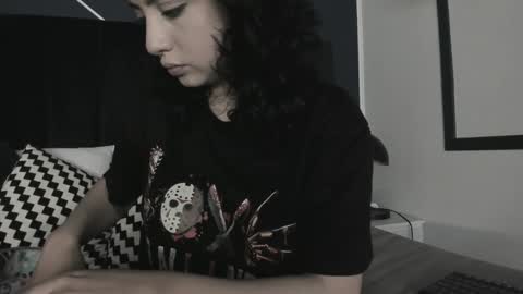 Snapshot of adeelinee chatting on 01.10.25 Ade online show from 01.10.25