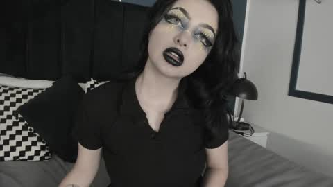 Snapshot of adeelinee chatting on 01.21.25 Ade online show from 01.21.25