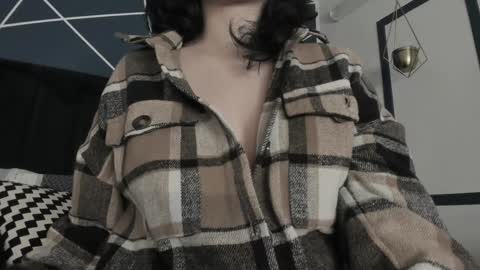 Snapshot of adeelinee chatting on 01.29.25 Ade online show from 01.29.25