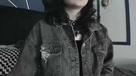 Snapshot of adeelinee chatting on 02.11.25 Ade online show from 02.11.25