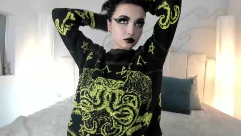 Snapshot of adeelinee chatting on 03.11.25 Ade online show from 03.11.25