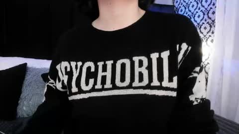 Snapshot of adeelinee chatting on 09.29.25 Ade online show from 09.29.25