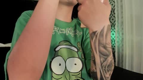 Snapshot of adeelinee chatting on 11.29.25 Ade online show from 11.29.25