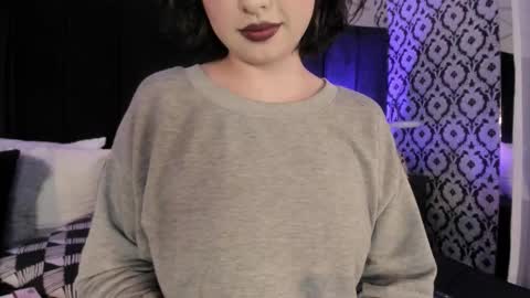 Snapshot of adeelinee chatting on 12.19.25 Ade online show from 12.19.25