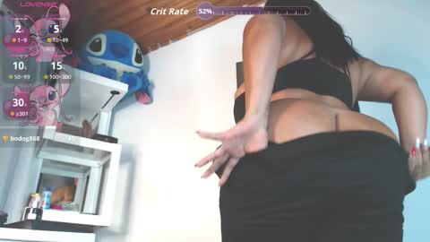 Snapshot of adelamorales chatting on 12.21.25 adelamorales online show from 12.21.25