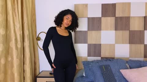 Snapshot of adele_carter_ chatting on 01.12.25 Andrea online show from 01.12.25