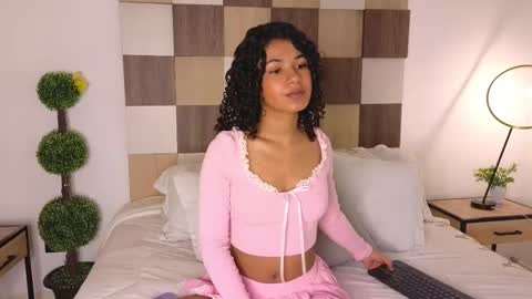 Snapshot of adele_carter_ chatting on 02.11.25 Andrea online show from 02.11.25