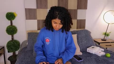 Snapshot of adele_carter_ chatting on 02.12.25 Andrea online show from 02.12.25