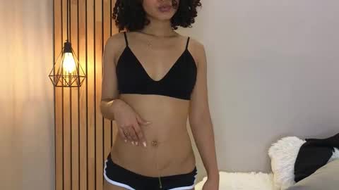 Snapshot of adele_carter_ chatting on 03.09.25 Andrea online show from 03.09.25