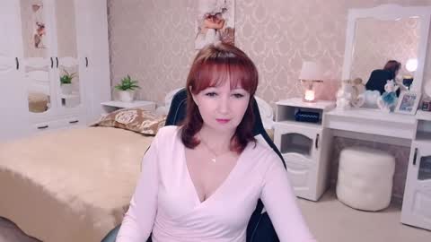 Snapshot of adelemoran chatting on 12.15.24 AdeleMoran online show from 12.15.24