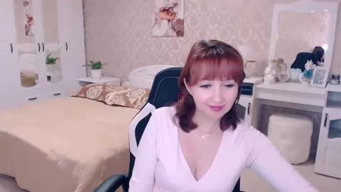 Snapshot of adelemoran chatting on 01.18.25 AdeleMoran online show from 01.18.25