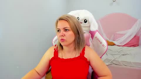 AdeleRavelle online show from 06.30.26