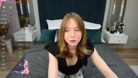 Snapshot of adelina_cowell chatting on 12.06.24 Adelina online show from 12.06.24