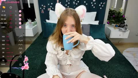 Snapshot of adelina_cowell chatting on 12.31.24 Adelina online show from 12.31.24
