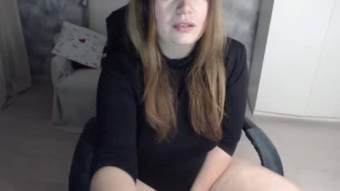 Snapshot of adelinalawson chatting on 11.24.25 adelinalawson online show from 11.24.25