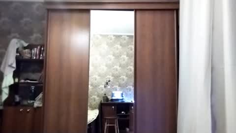 Snapshot of adelinehaefner chatting on 12.14.25 Anna online show from 12.14.25