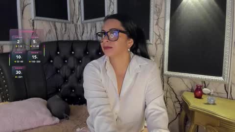 Snapshot of adelinemoretti chatting on 11.19.25 adelinemoretti online show from 11.19.25