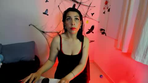 Snapshot of adellelennox_cg chatting on 11.04.25 Adelle online show from 11.04.25