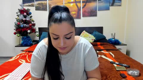 Snapshot of adellineee chatting on 12.24.24 Adellineee online show from 12.24.24