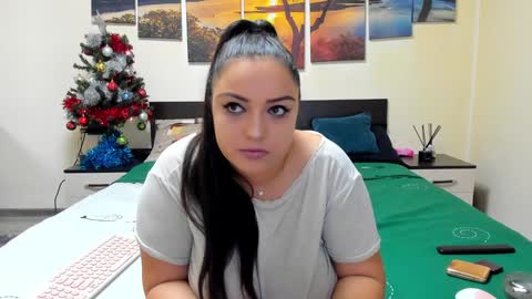 Snapshot of adellineee chatting on 12.27.24 Adellineee online show from 12.27.24